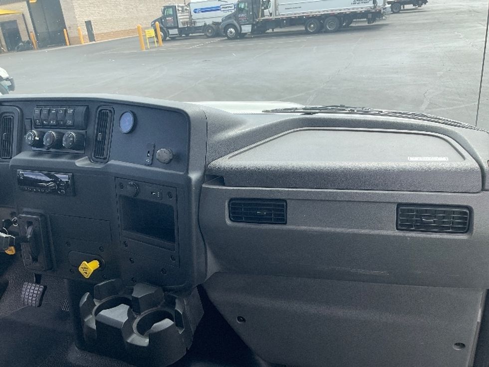 Medium Duty Box Truck-Light and Medium Duty Trucks-International-2020-MV607-Phoenix-AZ-54,051\n\t\tmiles-$ 67,500 - Image 21