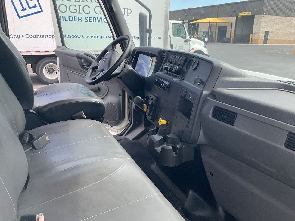 Medium Duty Box Truck-Light and Medium Duty Trucks-International-2020-MV607-Phoenix-AZ-54,051\n\t\tmiles-$ 67,500 - Image 22