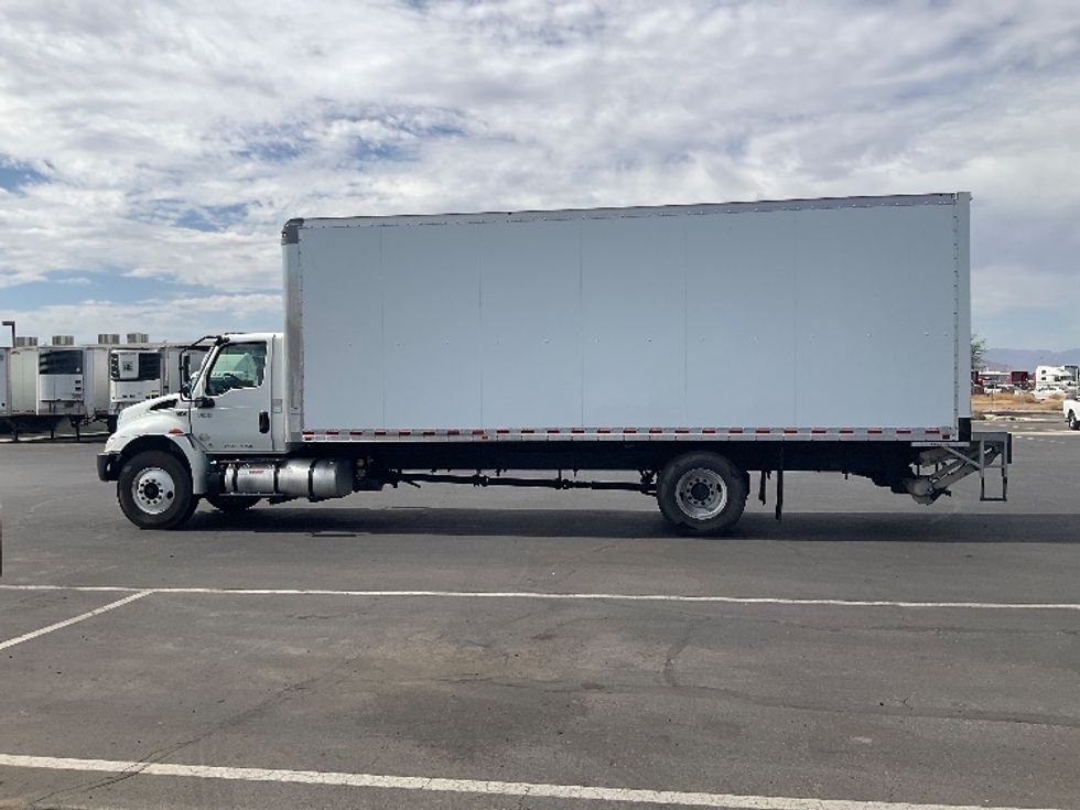 Medium Duty Box Truck-Light and Medium Duty Trucks-International-2020-MV607-Phoenix-AZ-54,051\n\t\tmiles-$ 67,500 - Image 4