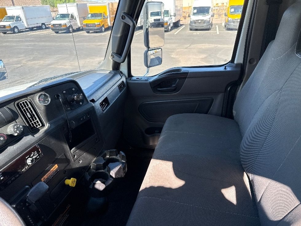 Medium Duty Box Truck-Light and Medium Duty Trucks-International-2020-MV607-Phoenix-AZ-62,630\n\t\tmiles-$ 61,750 - Image 19