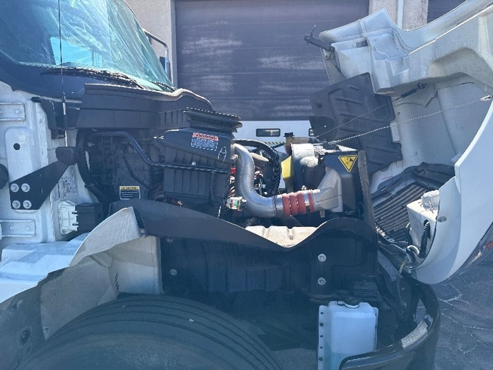 Medium Duty Box Truck-Light and Medium Duty Trucks-International-2020-MV607-Phoenix-AZ-62,630\n\t\tmiles-$ 61,750 - Image 23