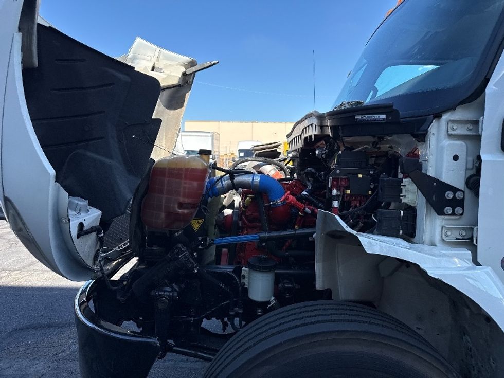 Medium Duty Box Truck-Light and Medium Duty Trucks-International-2020-MV607-Phoenix-AZ-62,630\n\t\tmiles-$ 61,750 - Image 24