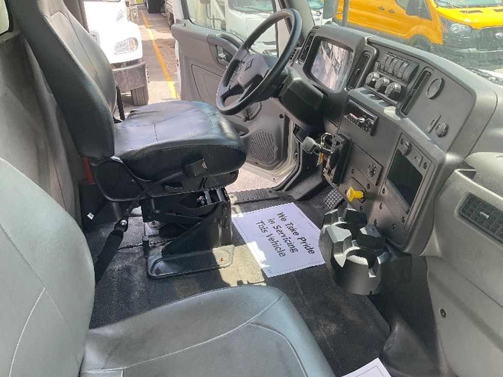 Medium Duty Box Truck-Light and Medium Duty Trucks-International-2020-MV607-Piqua-OH-162,576\n\t\tmiles-$ 53,500 - Image 21