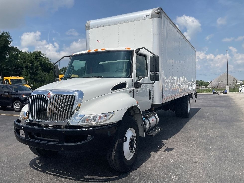 Medium Duty Box Truck-Light and Medium Duty Trucks-International-2020-MV607-Piqua-OH-162,576\n\t\tmiles-$ 53,500 - Image 3