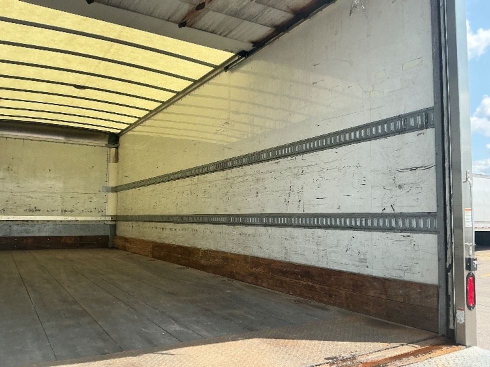 Medium Duty Box Truck-Light and Medium Duty Trucks-International-2020-MV607-Piqua-OH-350,457\n\t\tmiles-$ 21,000 - Image 12