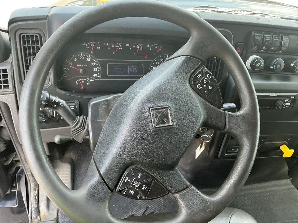 Medium Duty Box Truck-Light and Medium Duty Trucks-International-2020-MV607-Piqua-OH-350,457\n\t\tmiles-$ 21,000 - Image 18