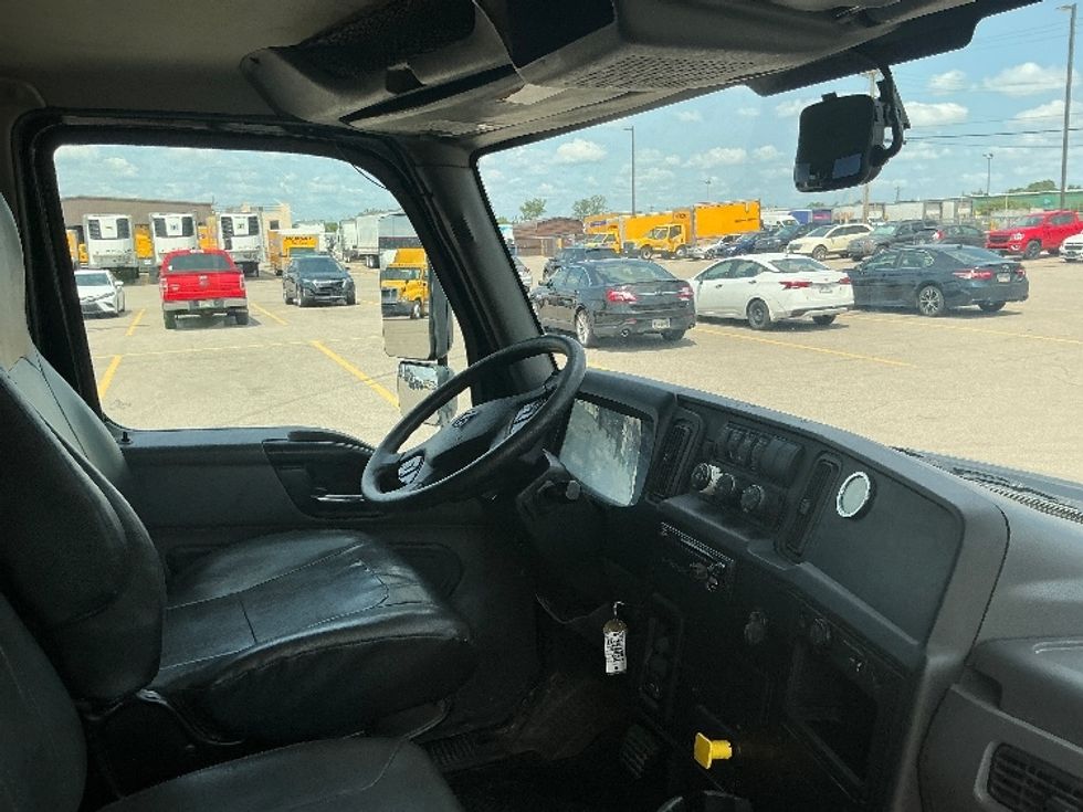 Medium Duty Box Truck-Light and Medium Duty Trucks-International-2020-MV607-Piqua-OH-350,457\n\t\tmiles-$ 21,000 - Image 22