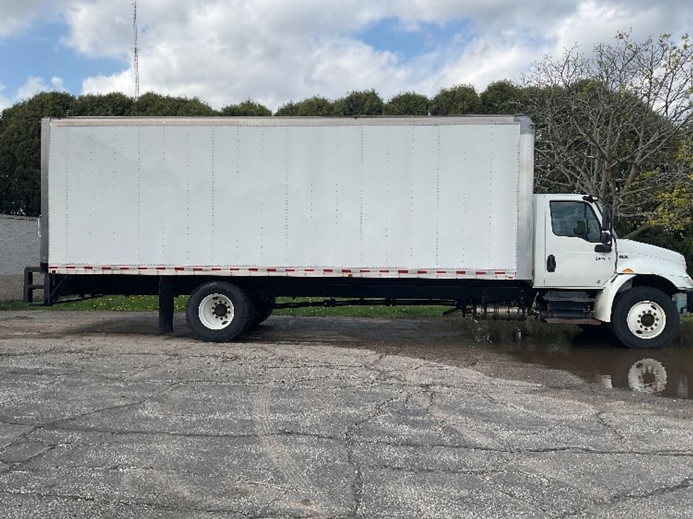 Medium Duty Box Truck-Light and Medium Duty Trucks-International-2020-MV607-Piqua-OH-7,741\n\t\tmiles-$ 68,000 - Image 16