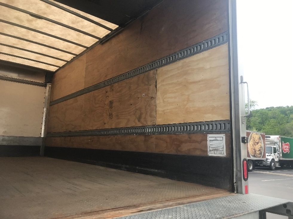 Medium Duty Box Truck-Light and Medium Duty Trucks-International-2020-MV607-Pittsburgh-PA-146,663\n\t\tmiles-$ 45,000 - Image 12