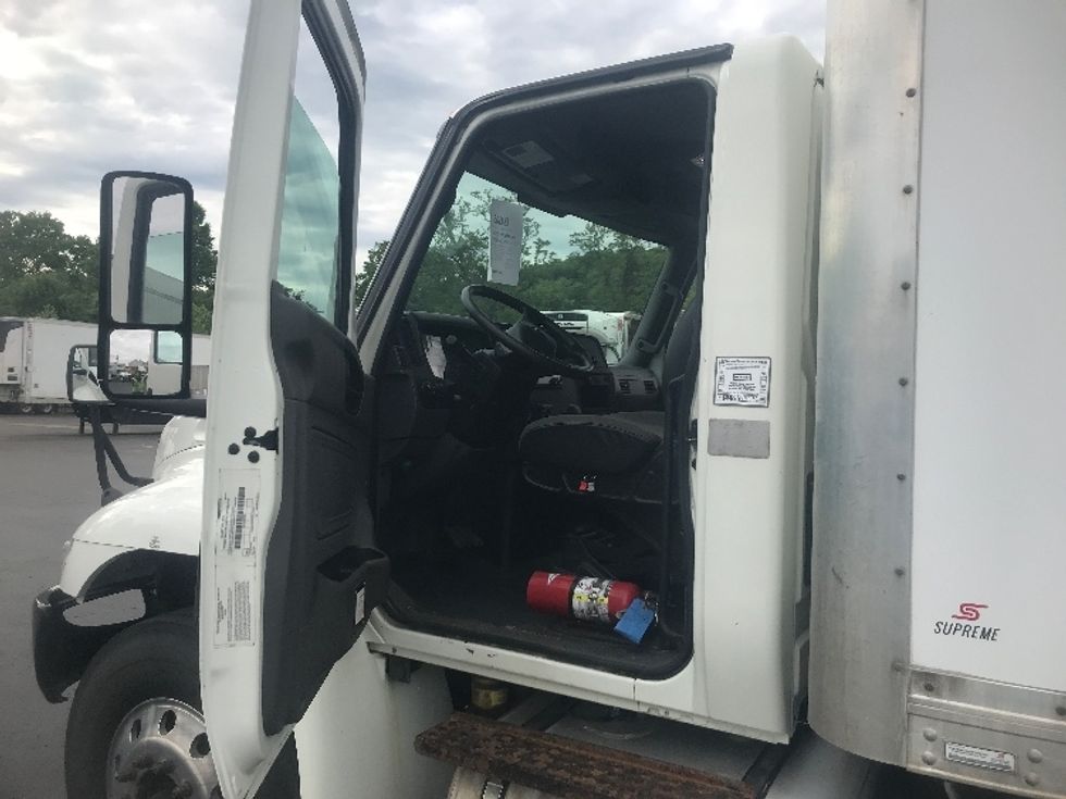 Medium Duty Box Truck-Light and Medium Duty Trucks-International-2020-MV607-Pittsburgh-PA-146,663\n\t\tmiles-$ 45,000 - Image 16
