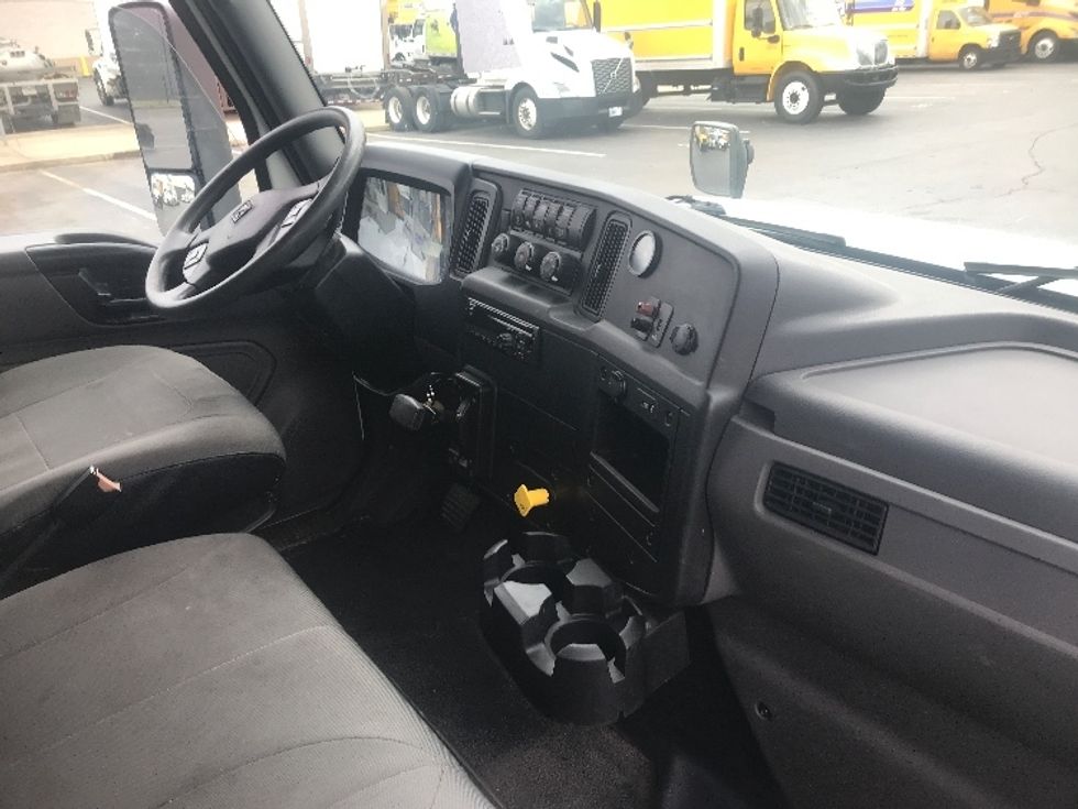 Medium Duty Box Truck-Light and Medium Duty Trucks-International-2020-MV607-Pittsburgh-PA-146,663\n\t\tmiles-$ 45,000 - Image 21