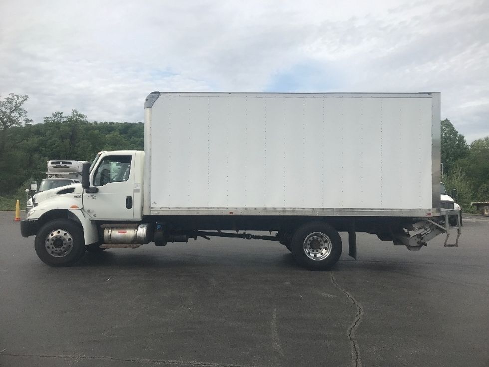 Medium Duty Box Truck-Light and Medium Duty Trucks-International-2020-MV607-Pittsburgh-PA-146,663\n\t\tmiles-$ 45,000 - Image 4