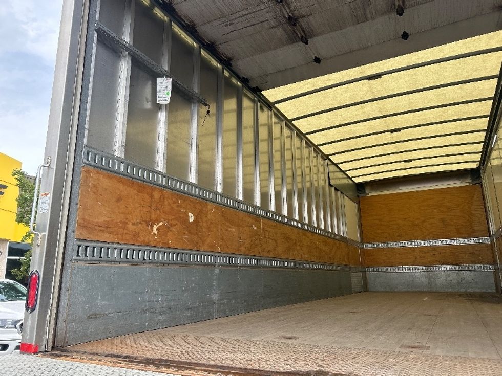 Medium Duty Box Truck-Light and Medium Duty Trucks-International-2020-MV607-Pittsburgh-PA-301,778\n\t\tmiles-$ 35,500 - Image 11