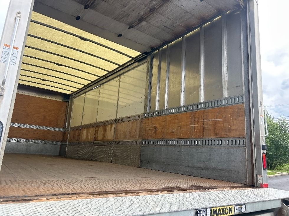 Medium Duty Box Truck-Light and Medium Duty Trucks-International-2020-MV607-Pittsburgh-PA-301,778\n\t\tmiles-$ 35,500 - Image 12