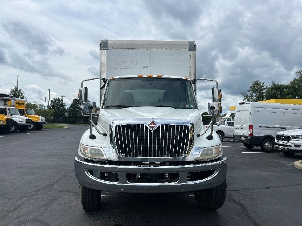 Medium Duty Box Truck-Light and Medium Duty Trucks-International-2020-MV607-Pittsburgh-PA-301,778\n\t\tmiles-$ 35,500 - Image 2