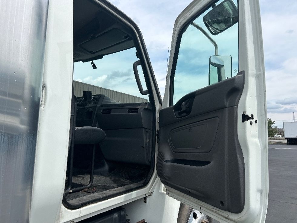 Medium Duty Box Truck-Light and Medium Duty Trucks-International-2020-MV607-Pittsburgh-PA-301,778\n\t\tmiles-$ 35,500 - Image 20
