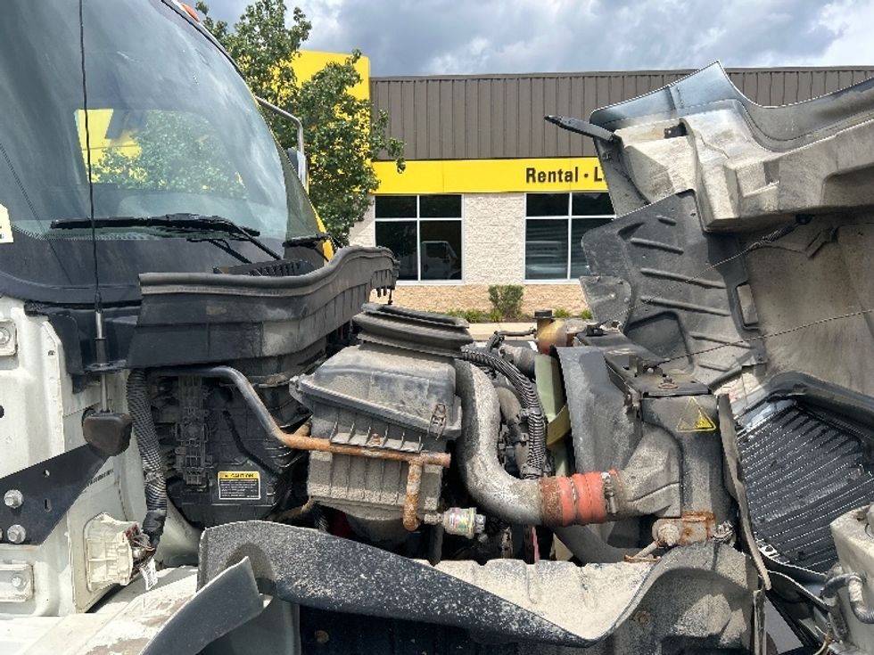 Medium Duty Box Truck-Light and Medium Duty Trucks-International-2020-MV607-Pittsburgh-PA-301,778\n\t\tmiles-$ 35,500 - Image 23