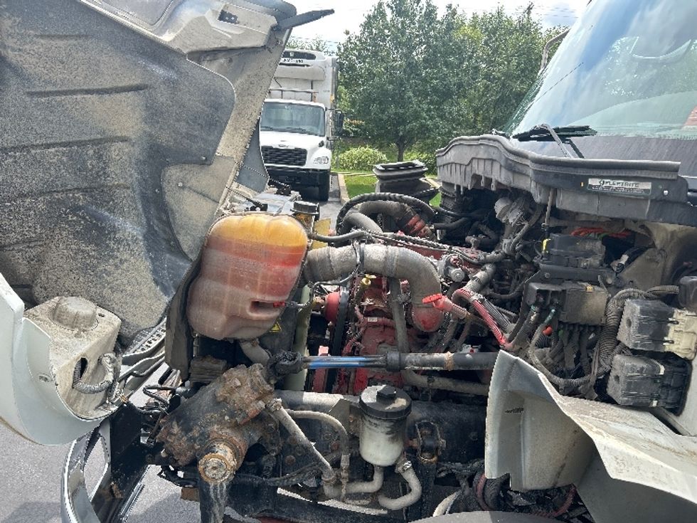 Medium Duty Box Truck-Light and Medium Duty Trucks-International-2020-MV607-Pittsburgh-PA-301,778\n\t\tmiles-$ 35,500 - Image 24