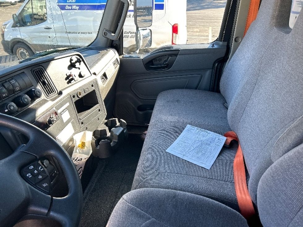 Medium Duty Box Truck-Light and Medium Duty Trucks-International-2020-MV607-Plymouth-MI-135,305\n\t\tmiles-$ 51,500 - Image 19