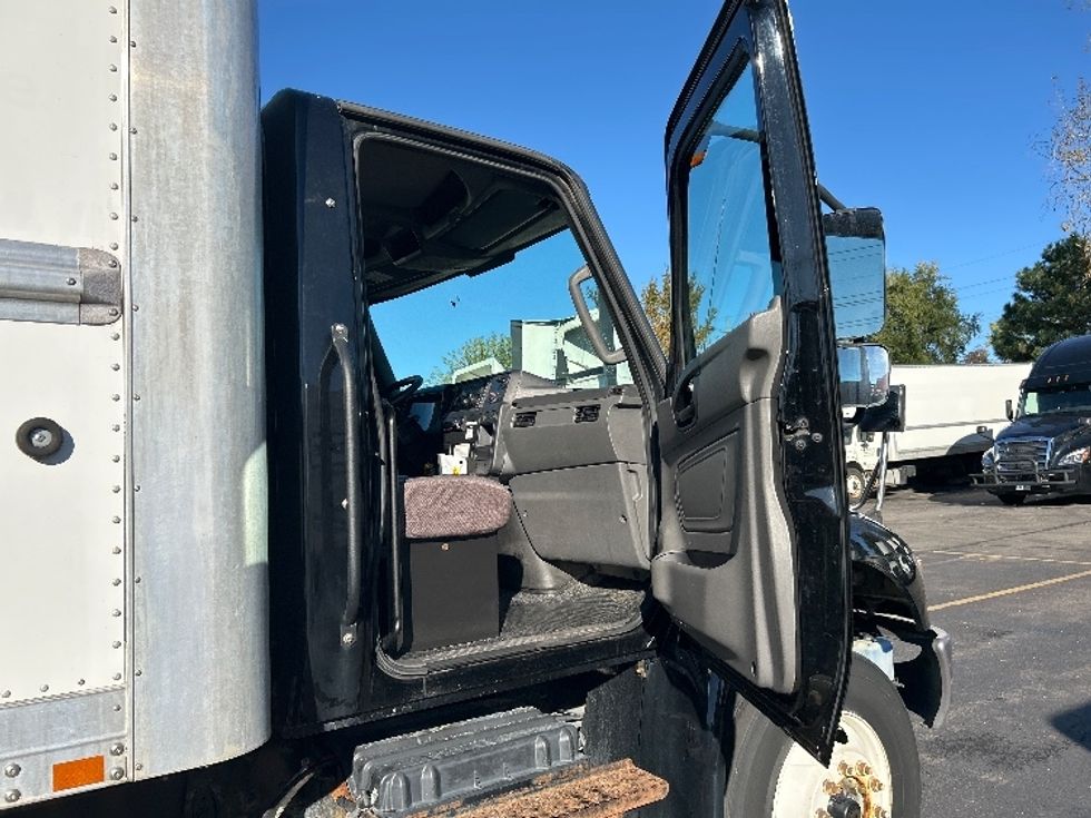 Medium Duty Box Truck-Light and Medium Duty Trucks-International-2020-MV607-Plymouth-MI-135,305\n\t\tmiles-$ 51,500 - Image 20