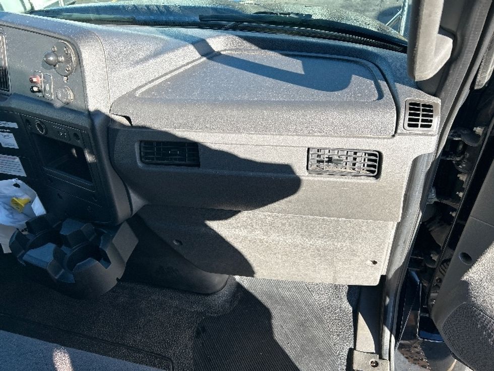 Medium Duty Box Truck-Light and Medium Duty Trucks-International-2020-MV607-Plymouth-MI-135,305\n\t\tmiles-$ 51,500 - Image 21