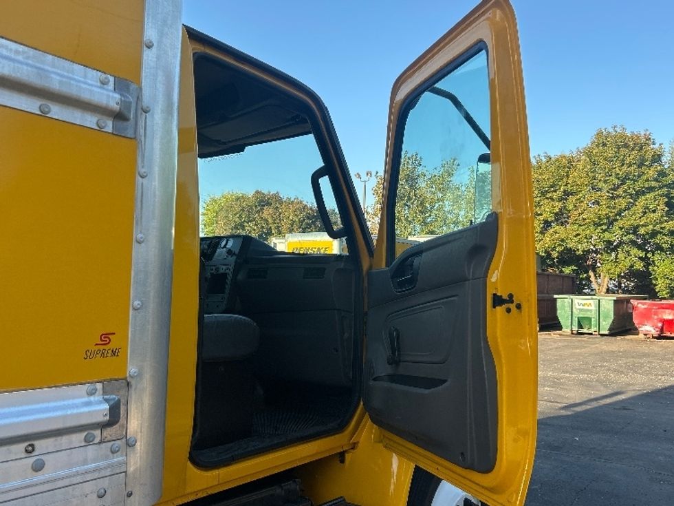 Medium Duty Box Truck-Light and Medium Duty Trucks-International-2020-MV607-Plymouth-MI-169,711\n\t\tmiles-$ 51,250 - Image 18
