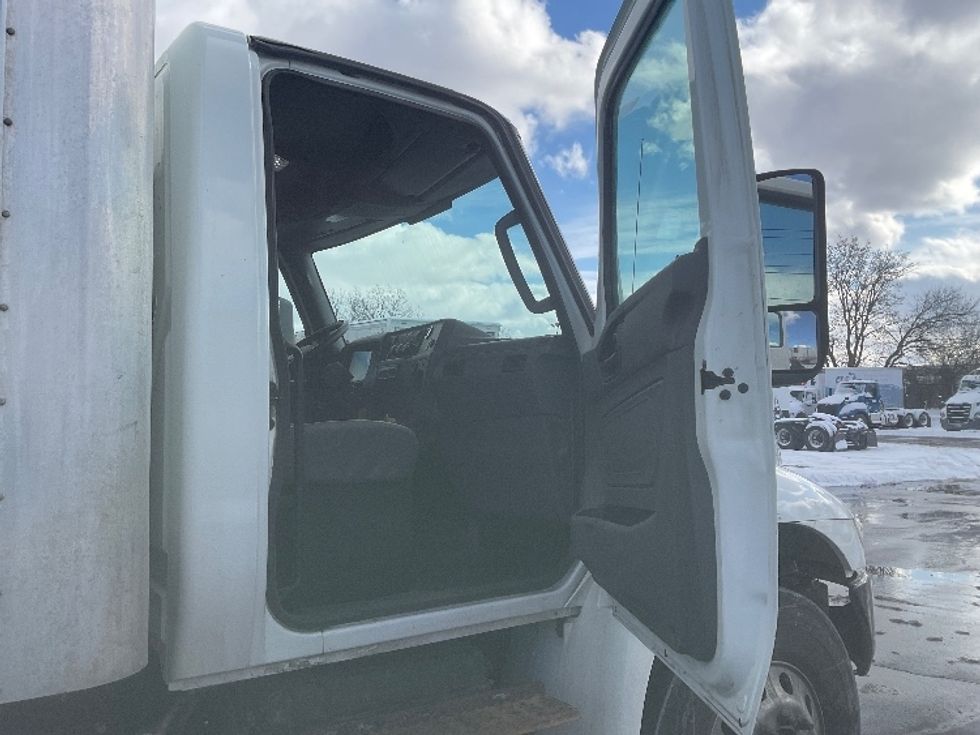 Medium Duty Box Truck-Light and Medium Duty Trucks-International-2020-MV607-Plymouth-MI-251,566\n\t\tmiles-$ 37,250 - Image 20