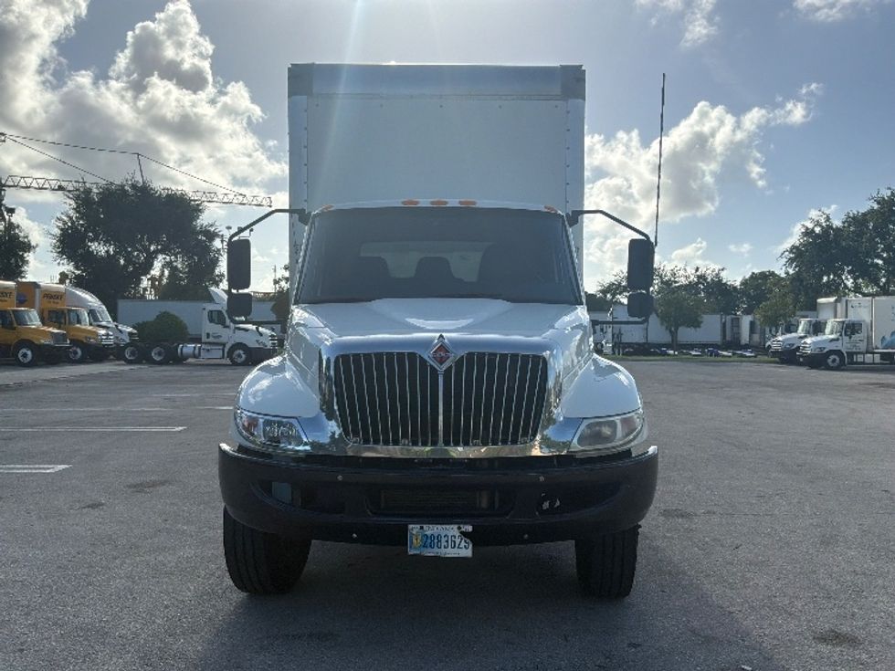 Medium Duty Box Truck-Light and Medium Duty Trucks-International-2020-MV607-Pompano Beach-FL-144,440\n\t\tmiles-$ 61,750 - Image 2