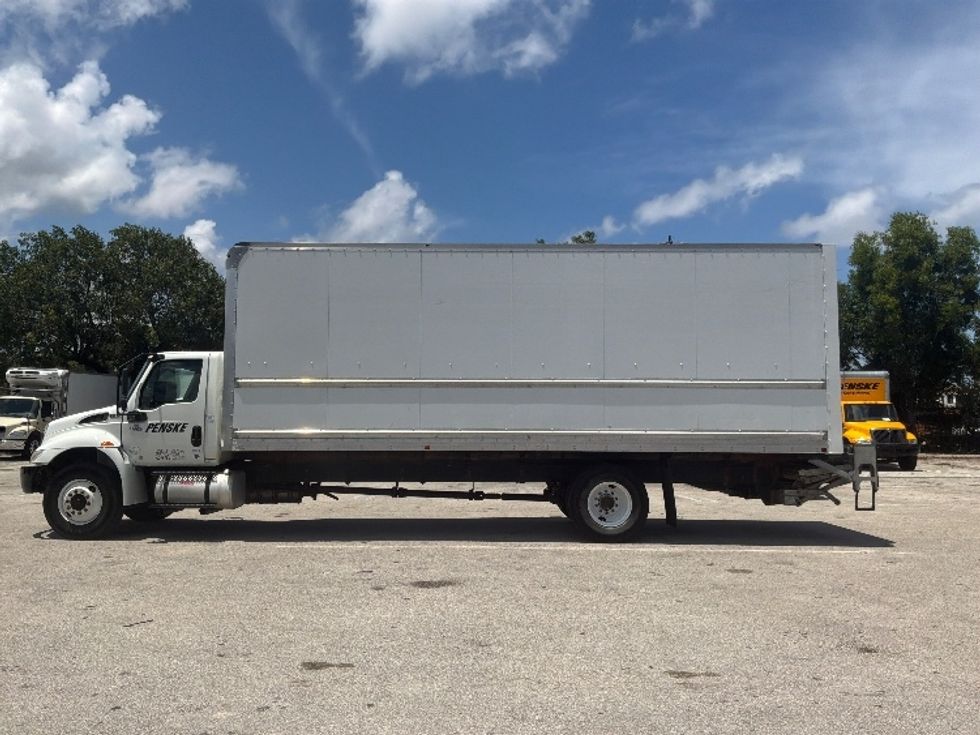 Medium Duty Box Truck-Light and Medium Duty Trucks-International-2020-MV607-Pompano Beach-FL-144,440\n\t\tmiles-$ 61,750 - Image 4