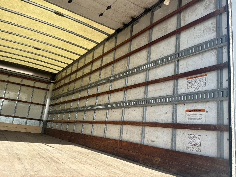 Medium Duty Box Truck-Light and Medium Duty Trucks-International-2020-MV607-Pompano Beach-FL-144,440\n\t\tmiles-$ 61,750 - Image 12