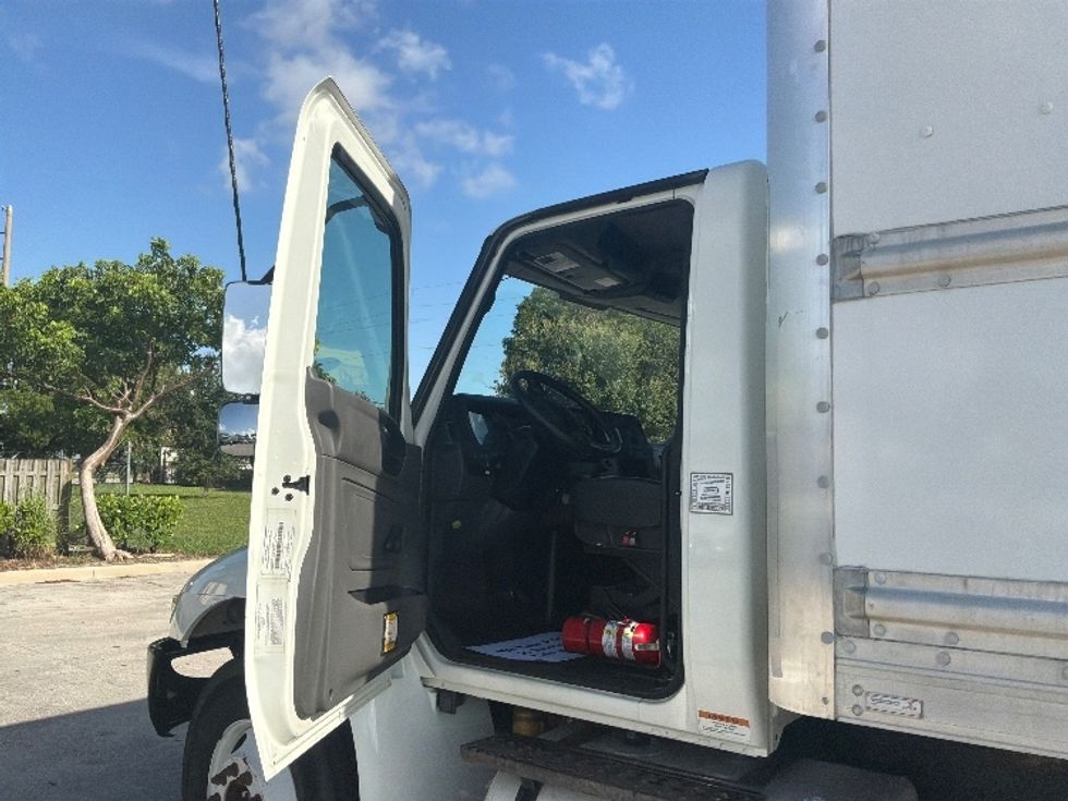 Medium Duty Box Truck-Light and Medium Duty Trucks-International-2020-MV607-Pompano Beach-FL-144,440\n\t\tmiles-$ 61,750 - Image 16