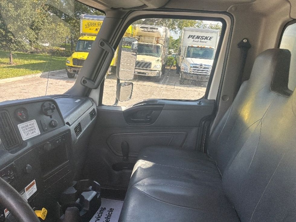 Medium Duty Box Truck-Light and Medium Duty Trucks-International-2020-MV607-Pompano Beach-FL-144,440\n\t\tmiles-$ 61,750 - Image 19