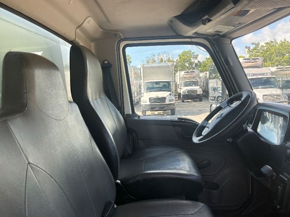 Medium Duty Box Truck-Light and Medium Duty Trucks-International-2020-MV607-Pompano Beach-FL-144,440\n\t\tmiles-$ 61,750 - Image 22