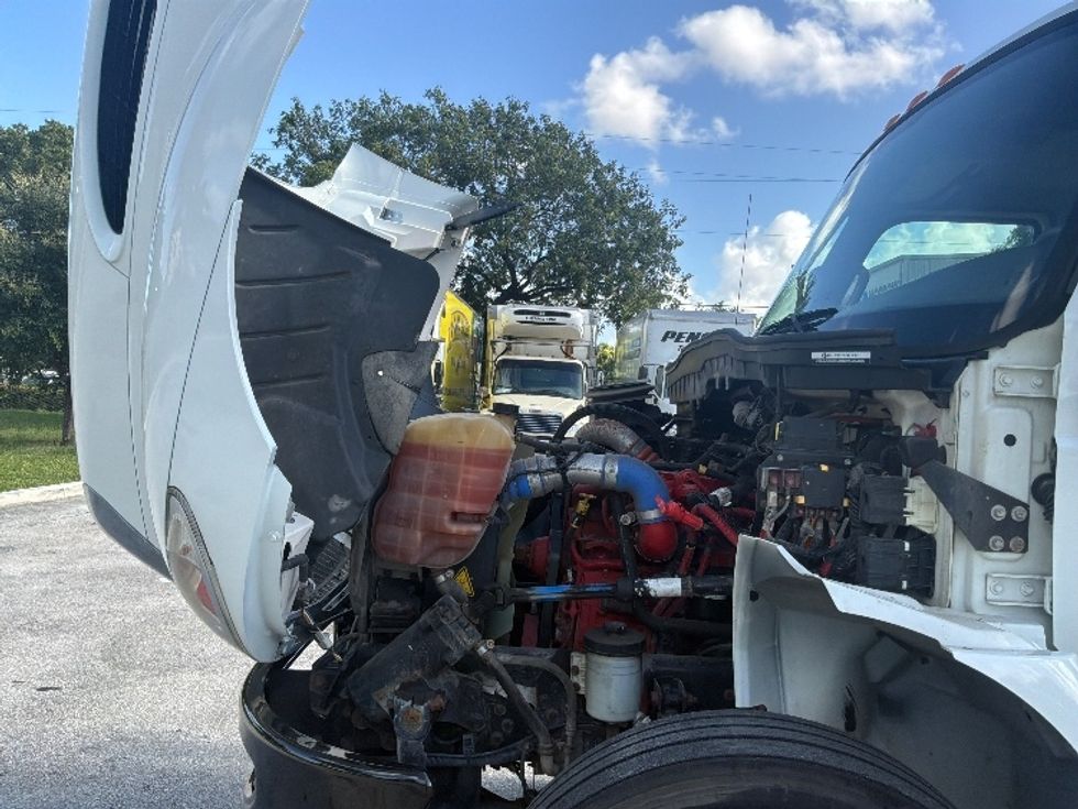 Medium Duty Box Truck-Light and Medium Duty Trucks-International-2020-MV607-Pompano Beach-FL-144,440\n\t\tmiles-$ 61,750 - Image 24