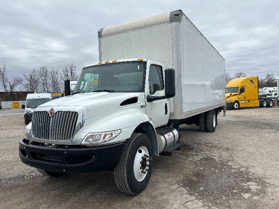 Medium Duty Box Truck-Light and Medium Duty Trucks-International-2020-MV607-Poplar Bluff-MO-141,263\n\t\tmiles-$ 56,000 - Image 3