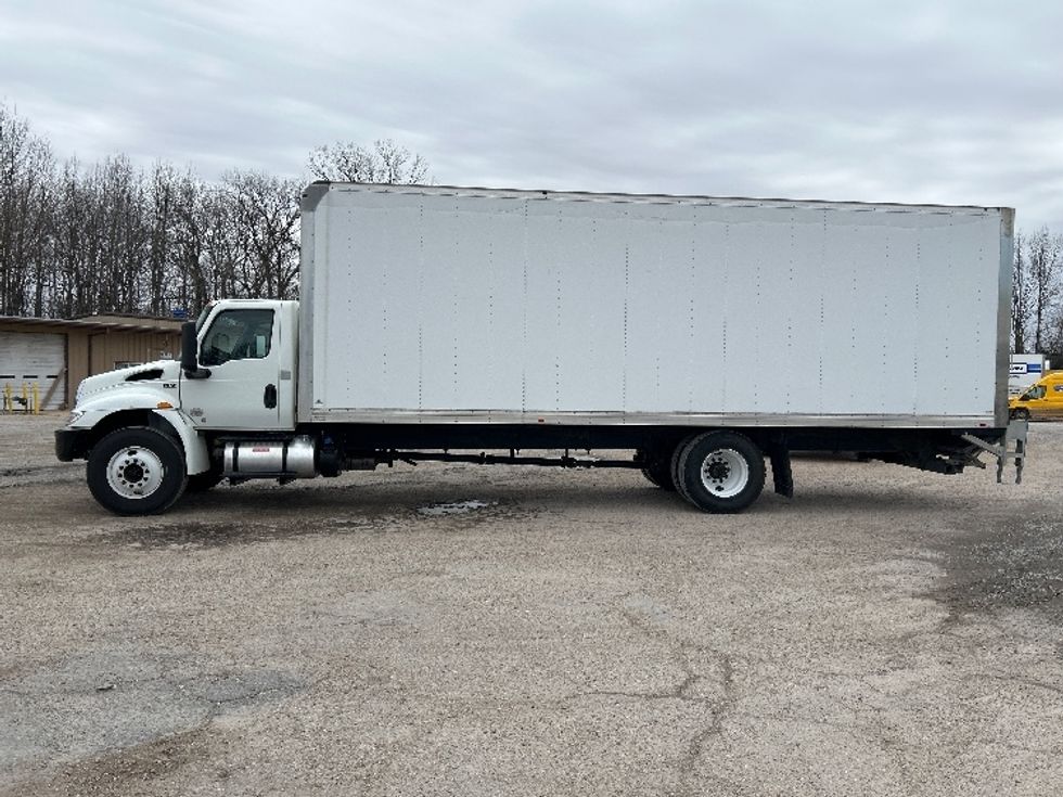 Medium Duty Box Truck-Light and Medium Duty Trucks-International-2020-MV607-Poplar Bluff-MO-141,263\n\t\tmiles-$ 56,000 - Image 4