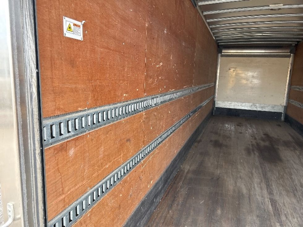 Medium Duty Box Truck-Light and Medium Duty Trucks-International-2020-MV607-Poplar Bluff-MO-141,263\n\t\tmiles-$ 56,000 - Image 11