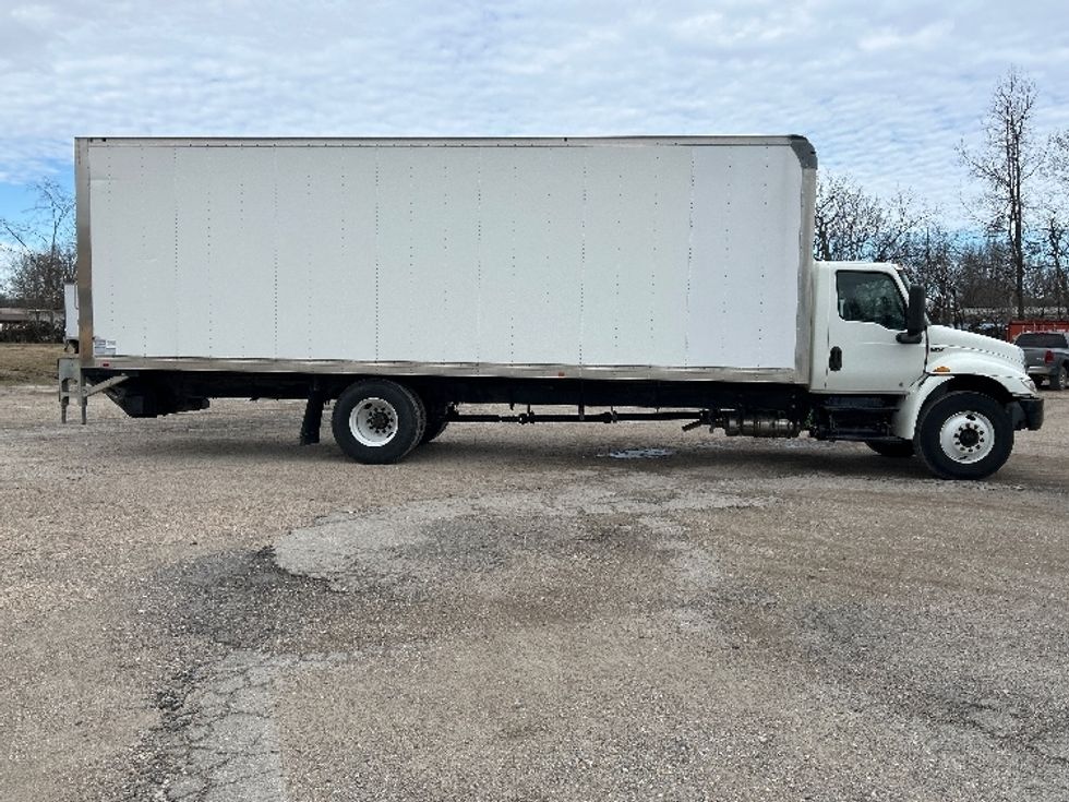 Medium Duty Box Truck-Light and Medium Duty Trucks-International-2020-MV607-Poplar Bluff-MO-141,263\n\t\tmiles-$ 56,000 - Image 15