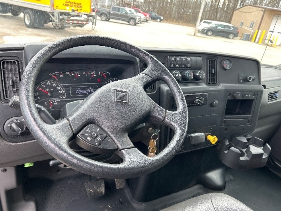 Medium Duty Box Truck-Light and Medium Duty Trucks-International-2020-MV607-Poplar Bluff-MO-141,263\n\t\tmiles-$ 56,000 - Image 18