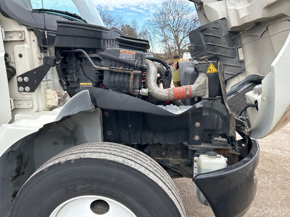 Medium Duty Box Truck-Light and Medium Duty Trucks-International-2020-MV607-Poplar Bluff-MO-141,263\n\t\tmiles-$ 56,000 - Image 23