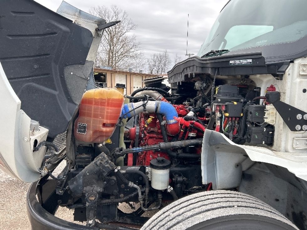 Medium Duty Box Truck-Light and Medium Duty Trucks-International-2020-MV607-Poplar Bluff-MO-141,263\n\t\tmiles-$ 56,000 - Image 24