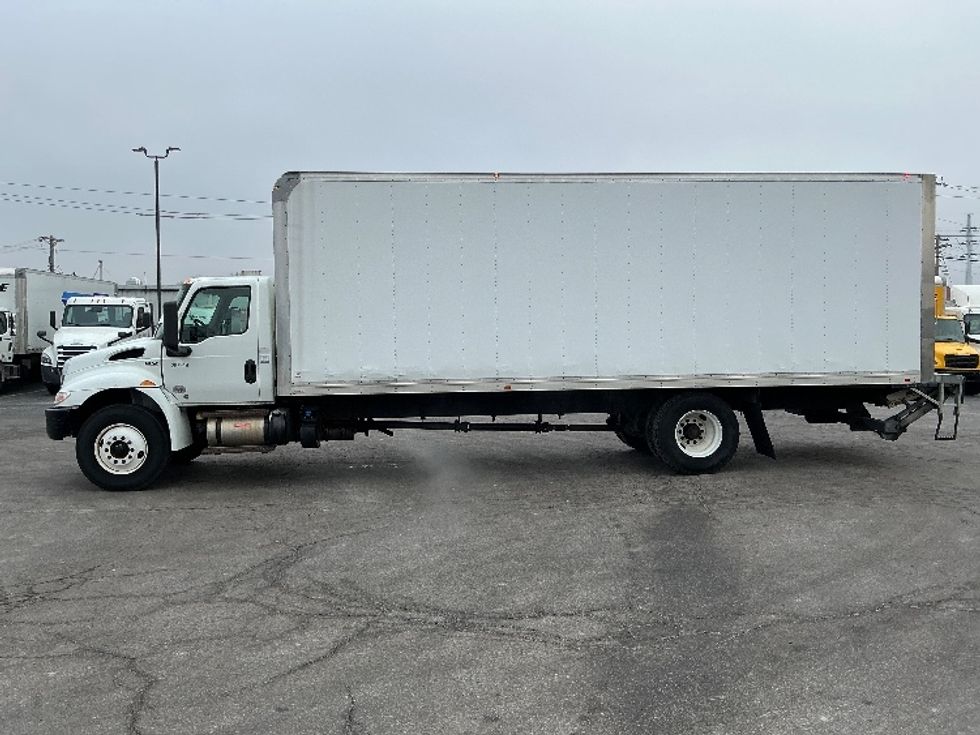 Medium Duty Box Truck-Light and Medium Duty Trucks-International-2020-MV607-Poplar Bluff-MO-177,719\n\t\tmiles-$ 46,250 - Image 4