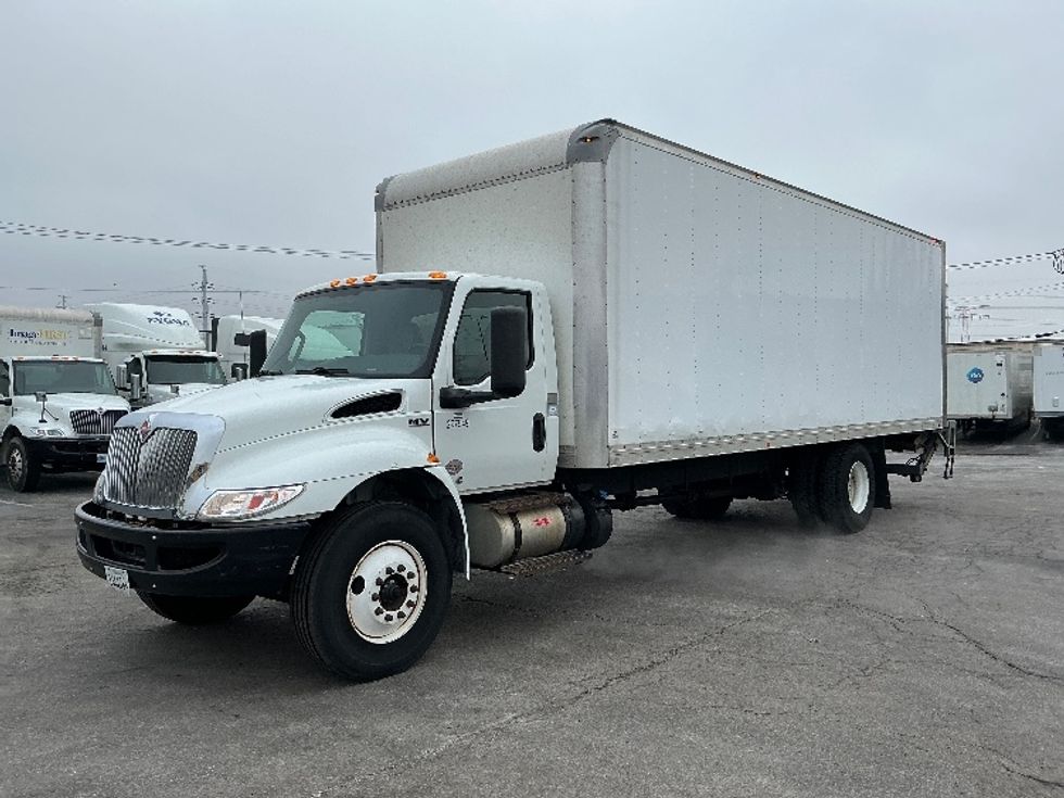 Medium Duty Box Truck-Light and Medium Duty Trucks-International-2020-MV607-Poplar Bluff-MO-177,719\n\t\tmiles-$ 46,250 - Image 3