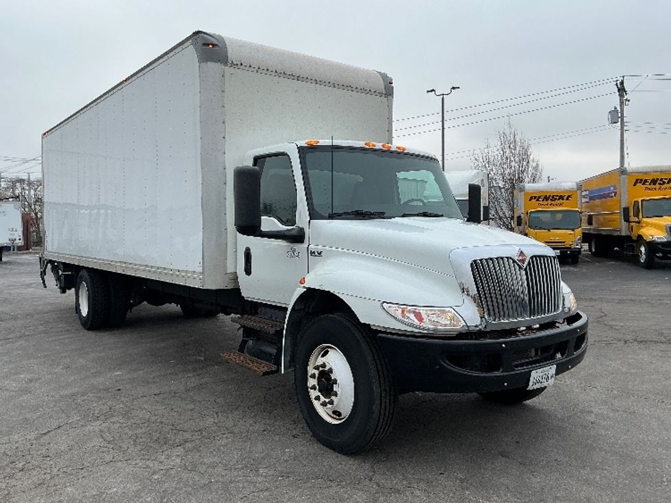 Medium Duty Box Truck-Light and Medium Duty Trucks-International-2020-MV607-Poplar Bluff-MO-177,719\n\t\tmiles-$ 46,250 - Image 1