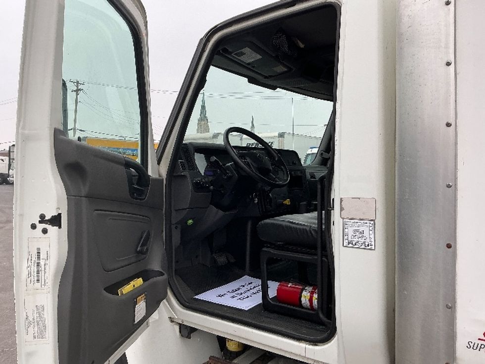 Medium Duty Box Truck-Light and Medium Duty Trucks-International-2020-MV607-Poplar Bluff-MO-177,719\n\t\tmiles-$ 46,250 - Image 16