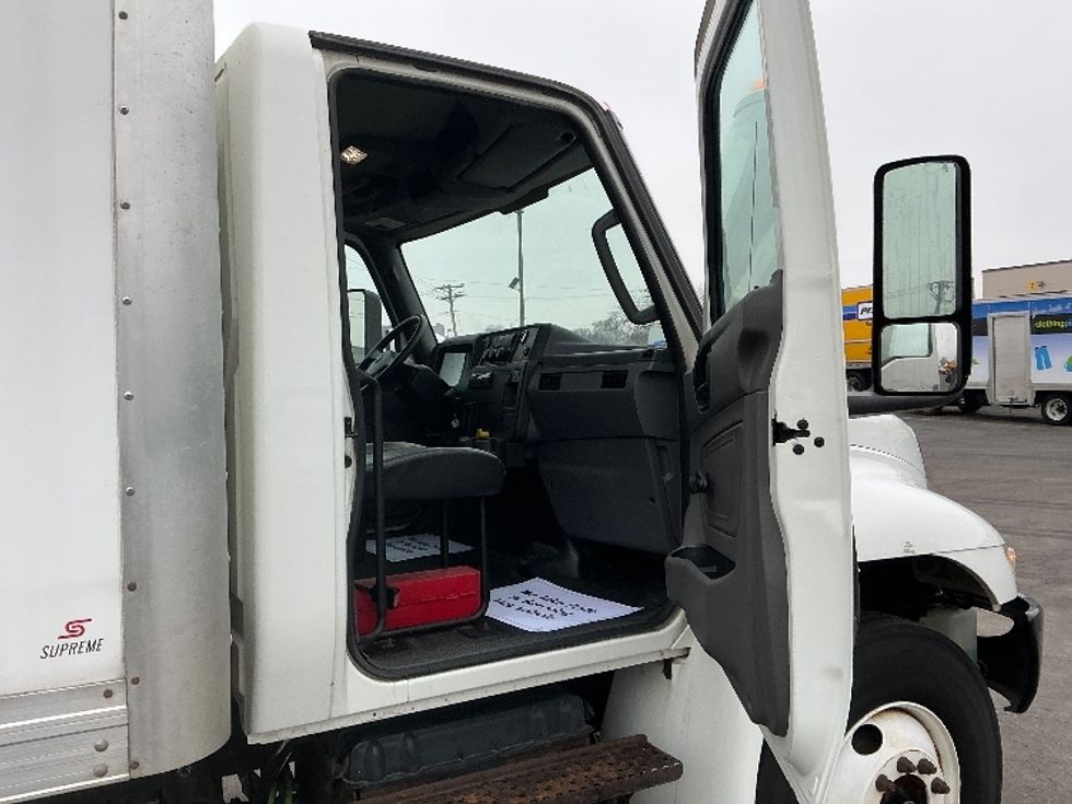Medium Duty Box Truck-Light and Medium Duty Trucks-International-2020-MV607-Poplar Bluff-MO-177,719\n\t\tmiles-$ 46,250 - Image 20