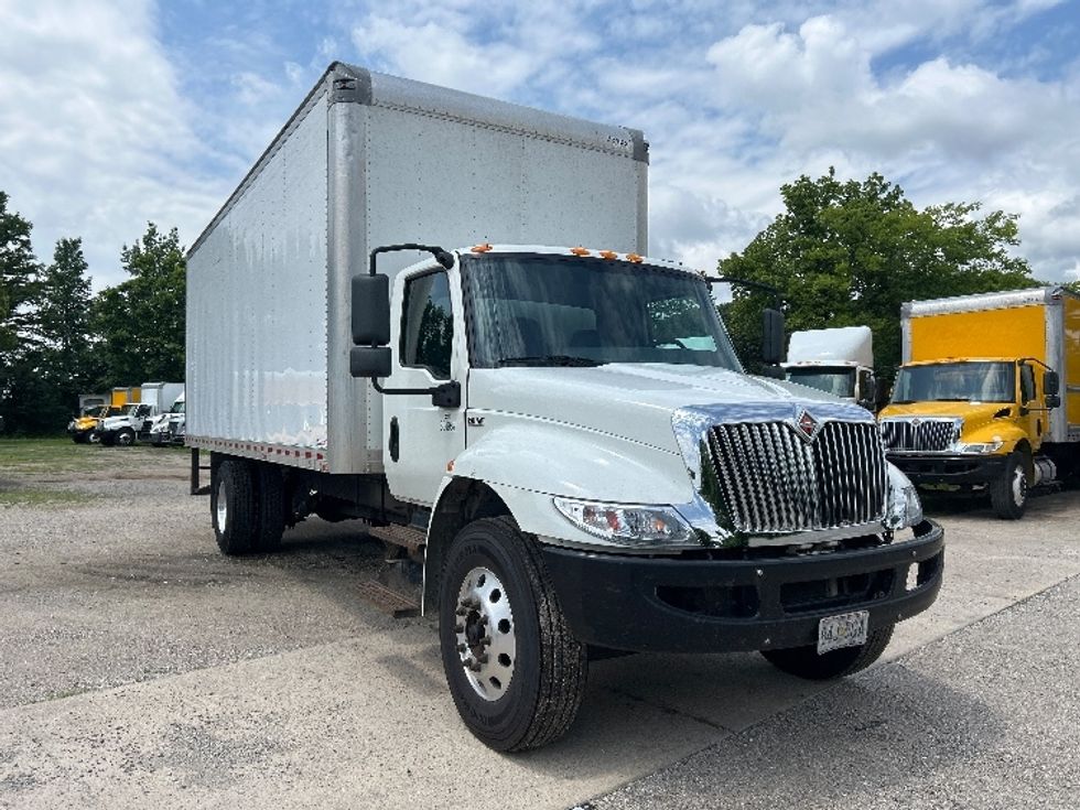 Medium Duty Box Truck-Light and Medium Duty Trucks-International-2020-MV607-Poplar Bluff-MO-407,463\n\t\tmiles-$ 22,000 - Image 1