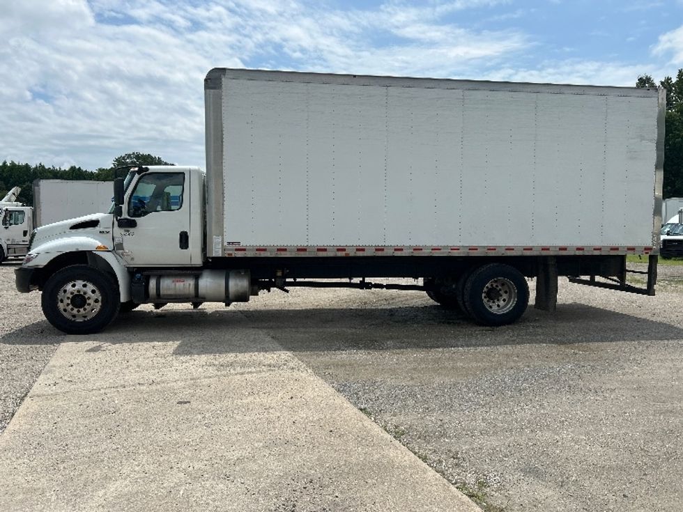 Medium Duty Box Truck-Light and Medium Duty Trucks-International-2020-MV607-Poplar Bluff-MO-407,463\n\t\tmiles-$ 22,000 - Image 4
