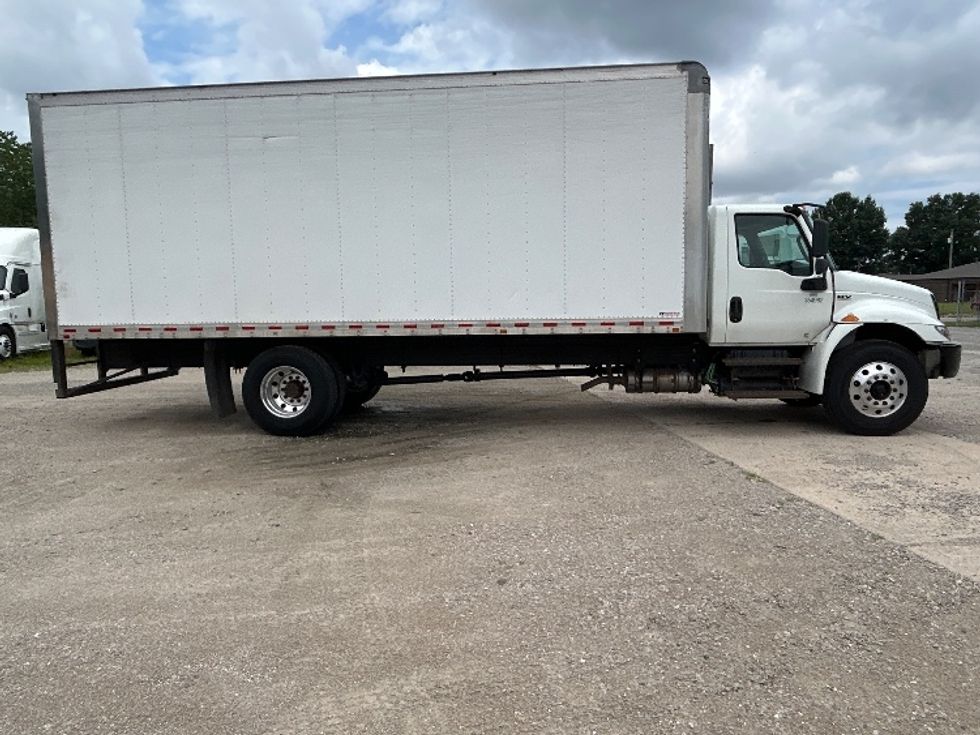 Medium Duty Box Truck-Light and Medium Duty Trucks-International-2020-MV607-Poplar Bluff-MO-407,463\n\t\tmiles-$ 22,000 - Image 15