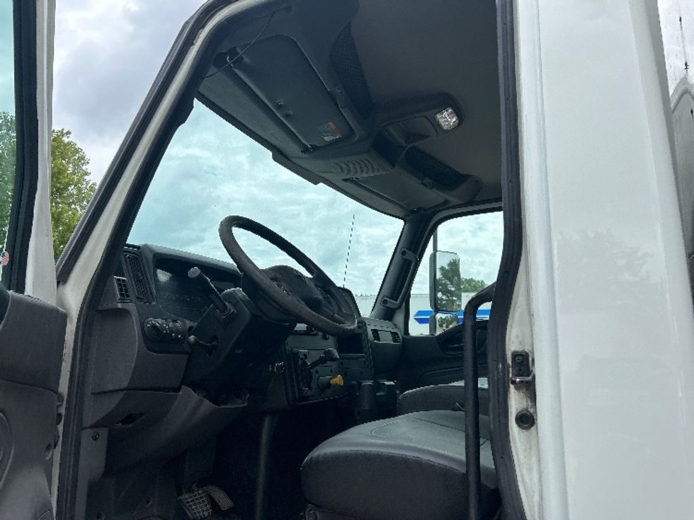Medium Duty Box Truck-Light and Medium Duty Trucks-International-2020-MV607-Poplar Bluff-MO-407,463\n\t\tmiles-$ 22,000 - Image 16